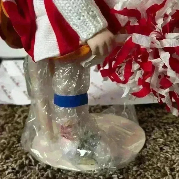 NWT - Danbury Mint Vintage ‘Kathy’ Cheerleader Doll by Judy Belle - Picture 6 of 9